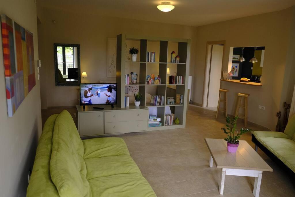 Apartment With Garden In Thessaloniki. Luaran gambar