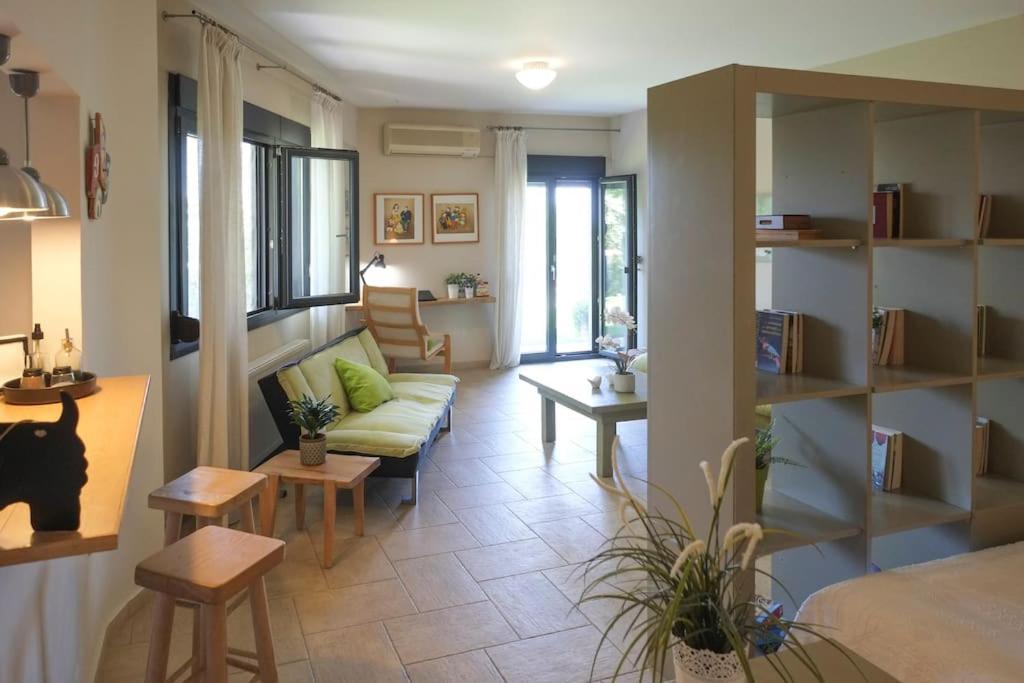 Apartment With Garden In Thessaloniki. Luaran gambar